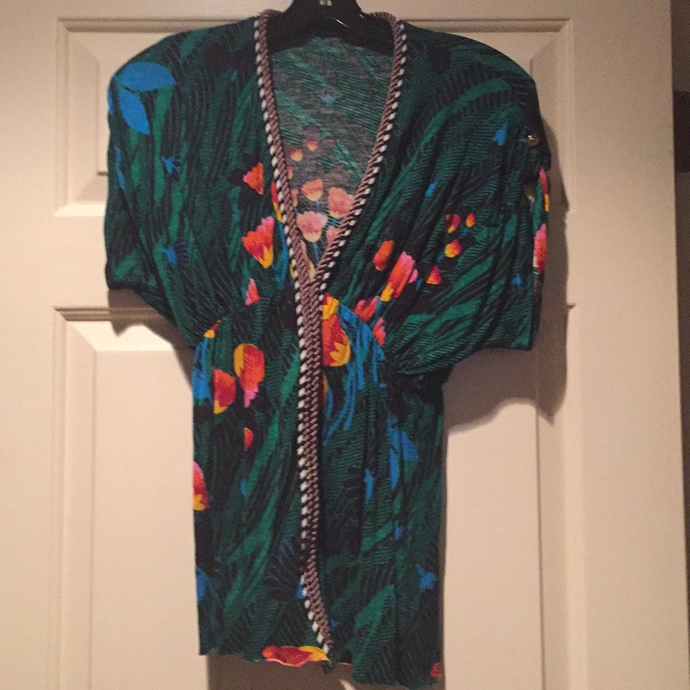 NWOT T-bags Multi-Colored Top with Rope Accent. XS
